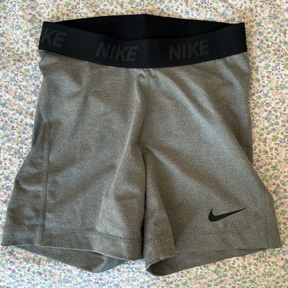 EUC - Nike Grey Spandex
